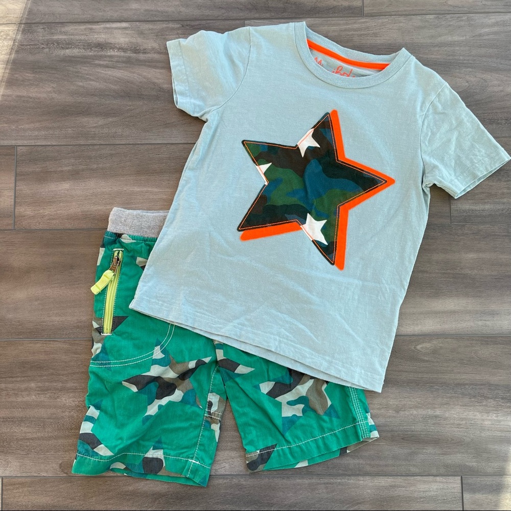 Like New Mini Boden Camo Star Shirt & Shorts Sz 5